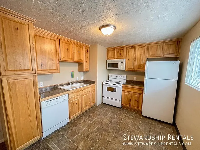 1458 E 19th Ave — Photo 6