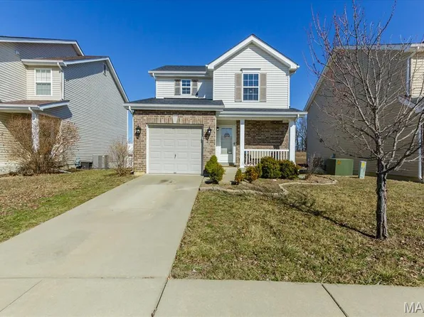 1027 Chesterfield Dr, Wentzville, MO 63385