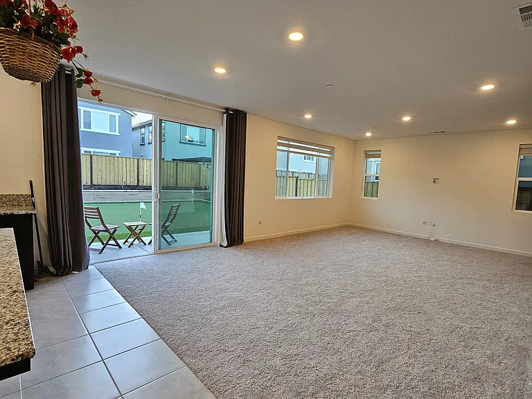 Knights Valley Ln — Photo 3