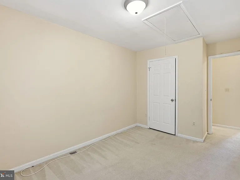 6012 Crown Royal Cir — Photo 12