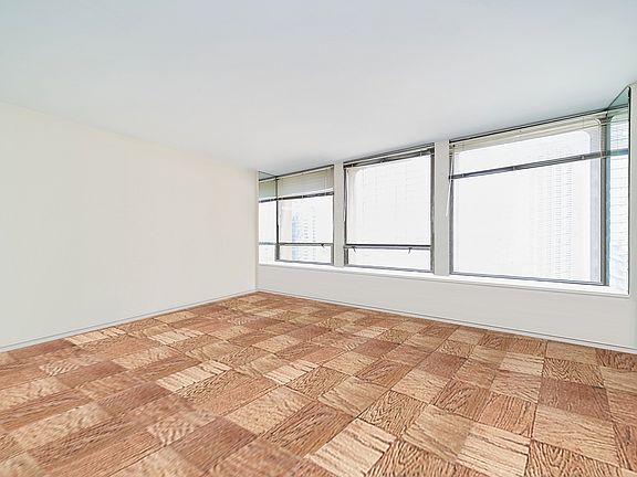 3rd image of 300 E 33rd St APT 16G