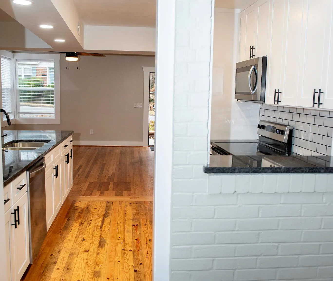 3 bed, 1300 sqft, $1,900 — Photo 4