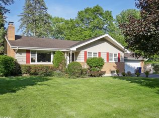 11 Melvina Ct, Algonquin, IL 60102