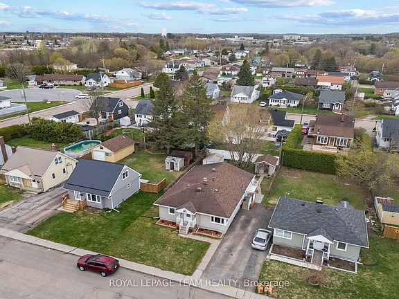 4th image of 361 Archibald Ave