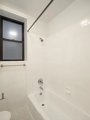 Rented by City Connections Realty | media 6