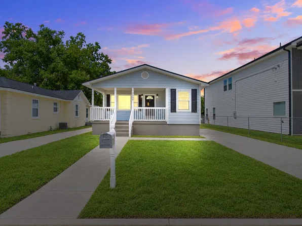 2220 Clinton St, North Charleston, SC 29405
