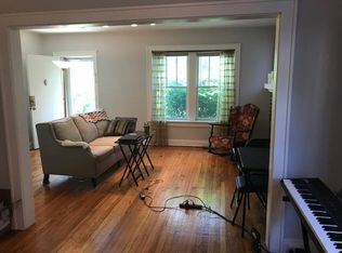 2842 Russell Blvd, Saint Louis, MO 63104