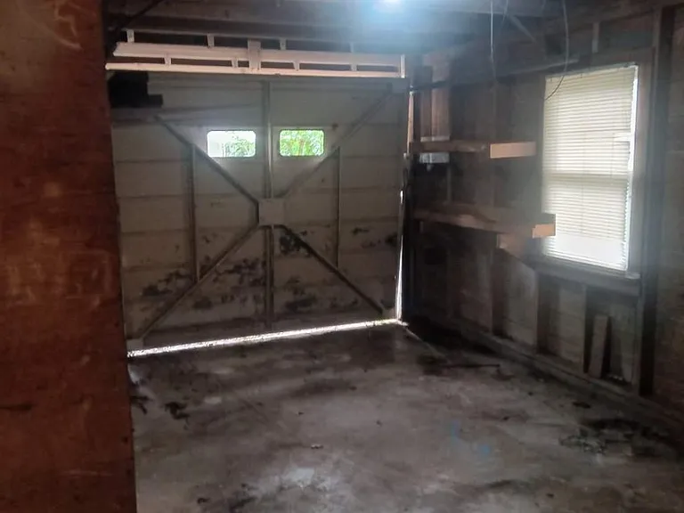 818 Merry Ln — Photo 22