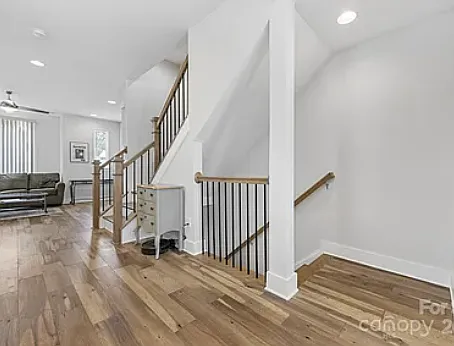 2 bed, 1742 sqft, $4,000 — Photo 4