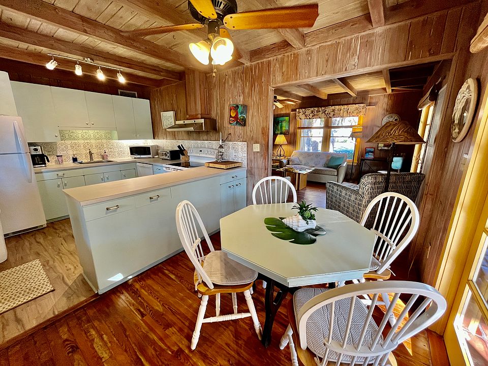 Fully equipped kitchen with all you need to make your favorite recipes
