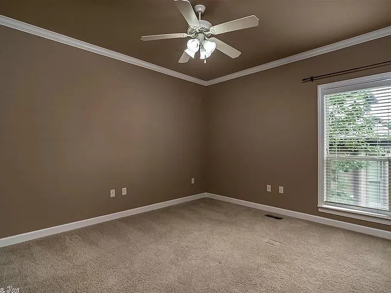 20 Bristol Ct — Photo 30