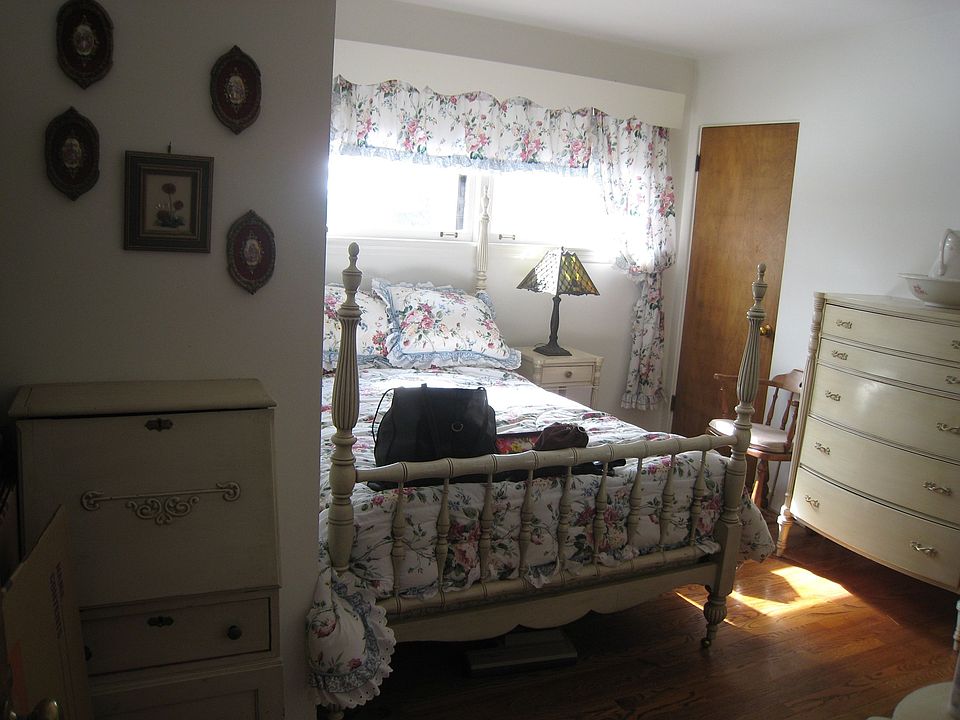 2nd image of 5313 Conrad St