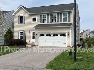 241 Long Ridge Dr, Coraopolis, PA 15108