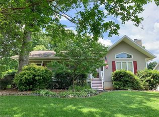 3408 Hunting Creek Dr, Pfafftown, NC 27040