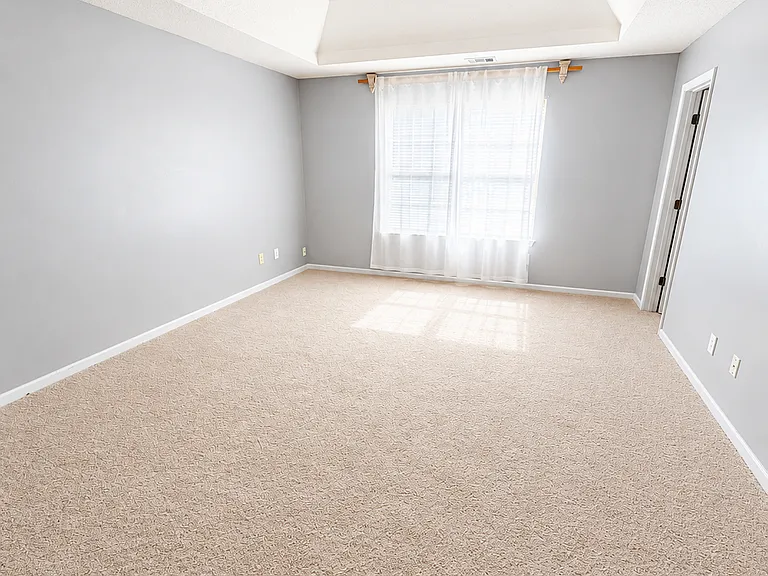 687 Spencer Ct — Photo 8