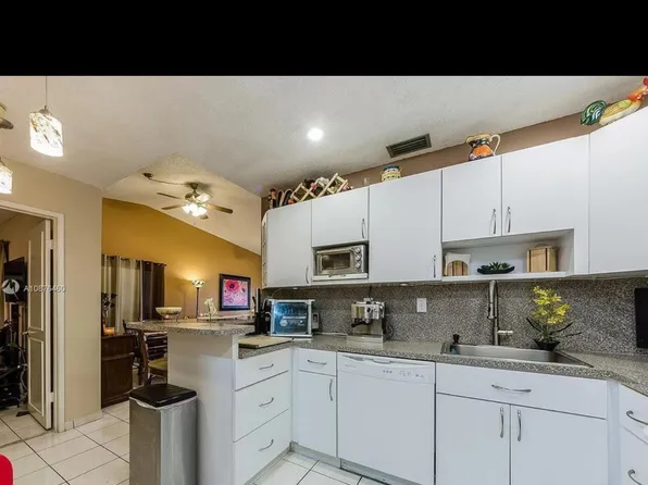 7510 SW 153rd Pl APT 203, Miami, FL 33193