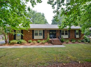 4511 Knightbridge Rd, Greensboro, NC 27455