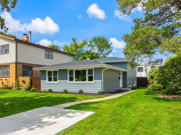 1671 Orchard Ln, Northfield, IL 60093