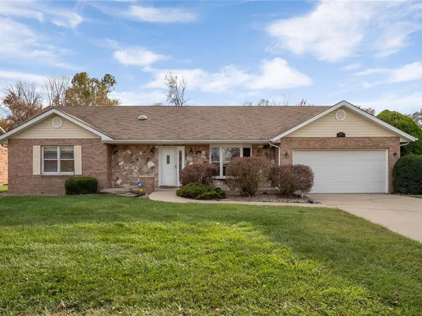 1021 Forest View Dr, Columbia, IL 62236