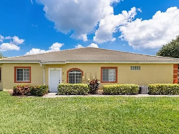 305 Port Pleasant Dr, Poinciana, FL 34759