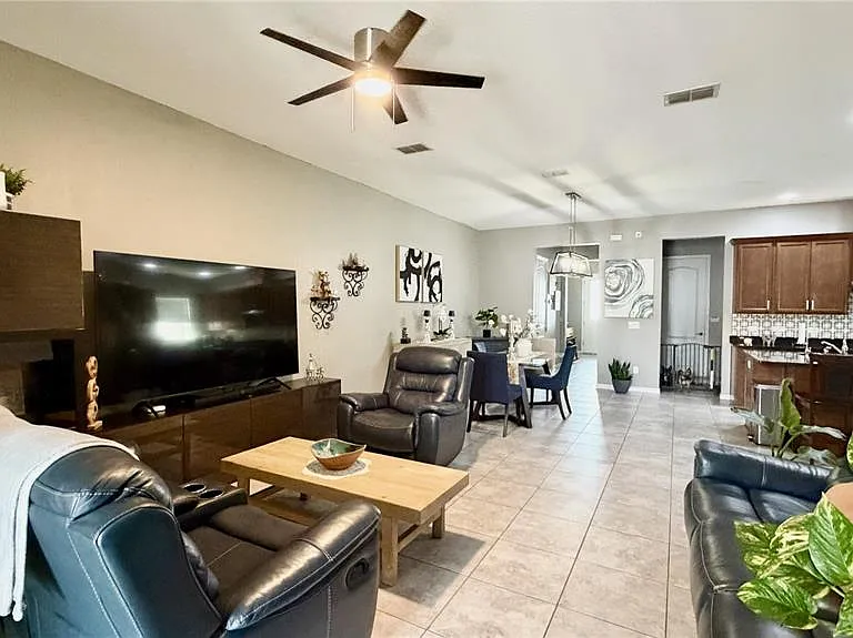 9160 Olmo Ct — Photo 7