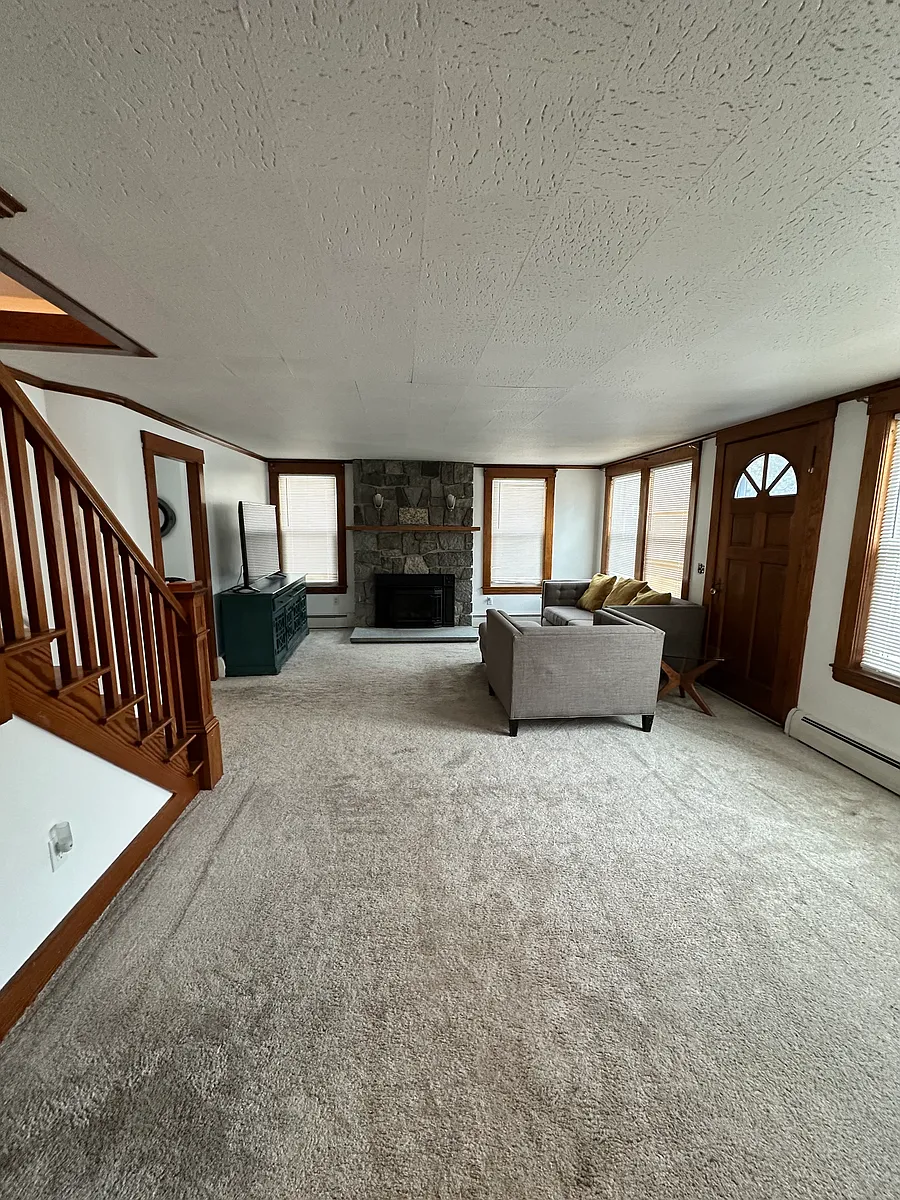 Building Photo - 232 Bond Brook Rd #C