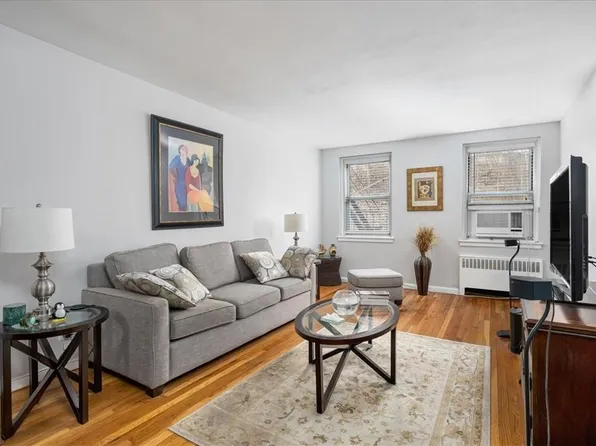 755 Bronx River Road #2I, Bronxville, NY 10708