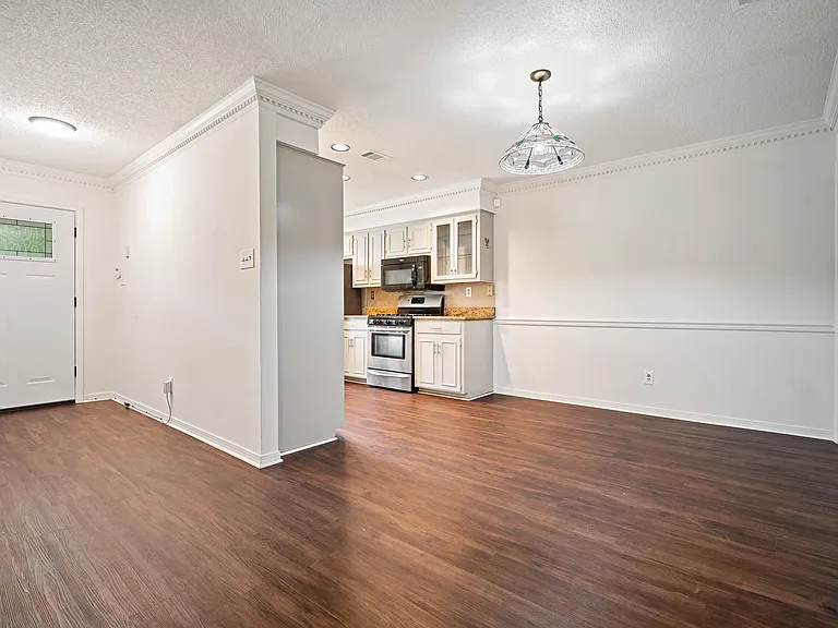 5609 Bentley Ct — Photo 6