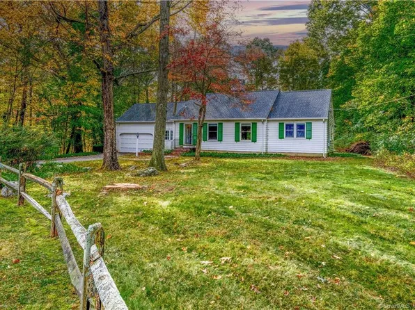26 Mountain View Road, Bethany, CT 06524