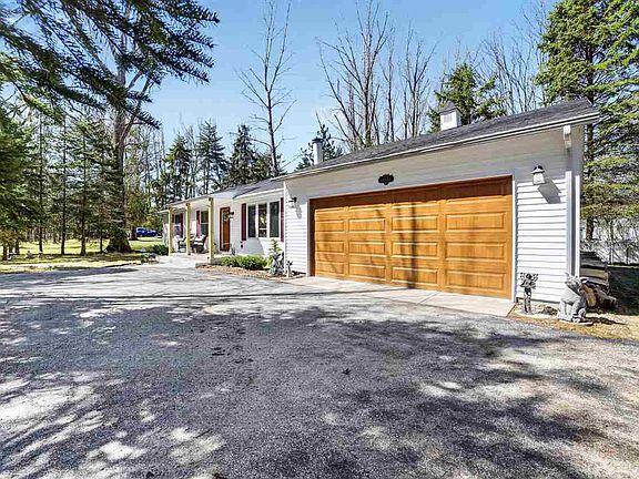 4th image of 8945 Mercer Rd