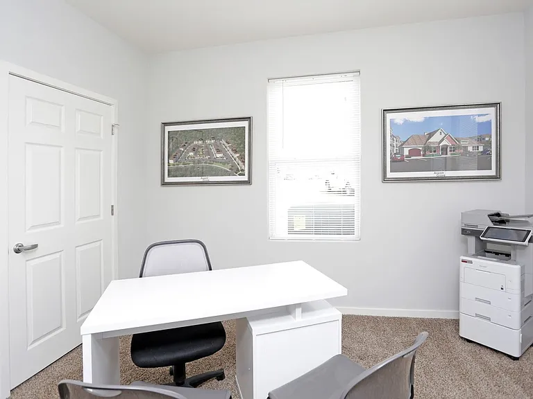Aspen Grove Apartments — Photo 11