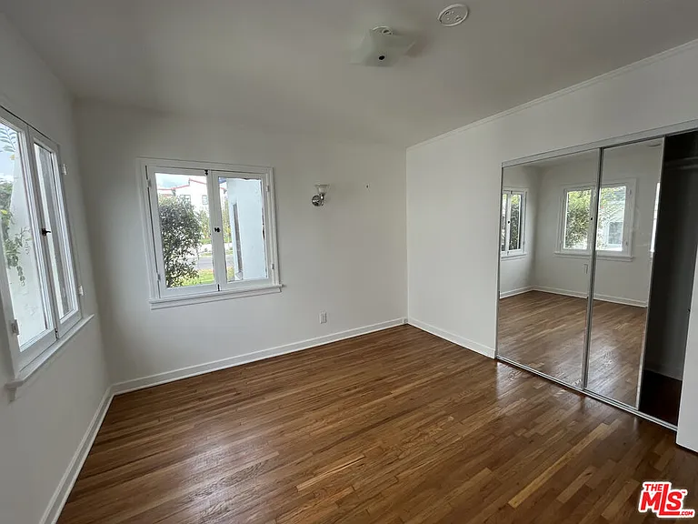 2335 Prosser Ave — Photo 9