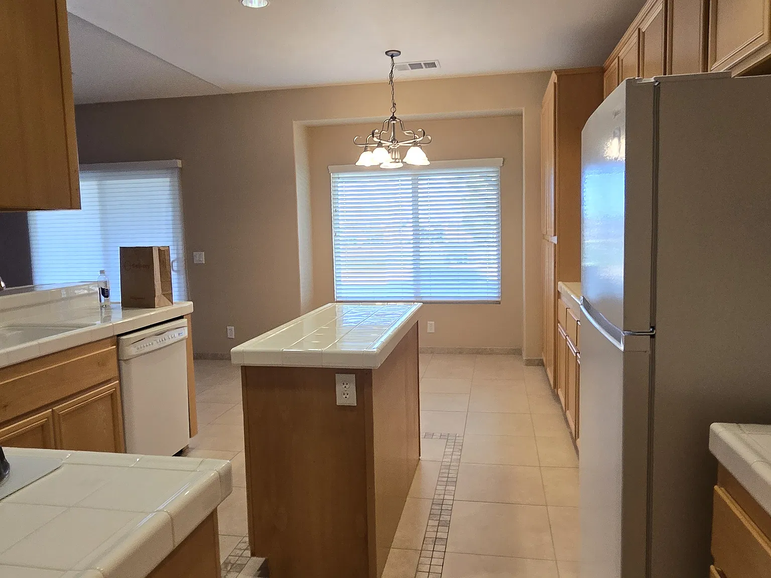 4 bed, 2.5 bath, 2250 sqft, $3,350 — Photo 4