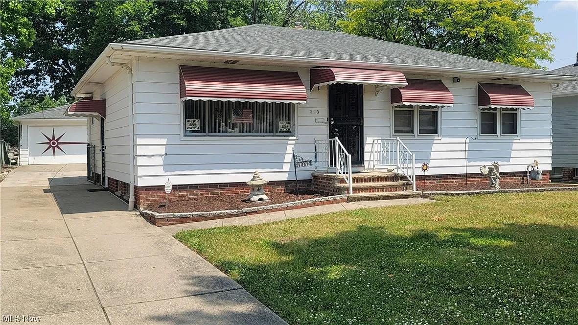 16013 Evening Star Ave photo 1