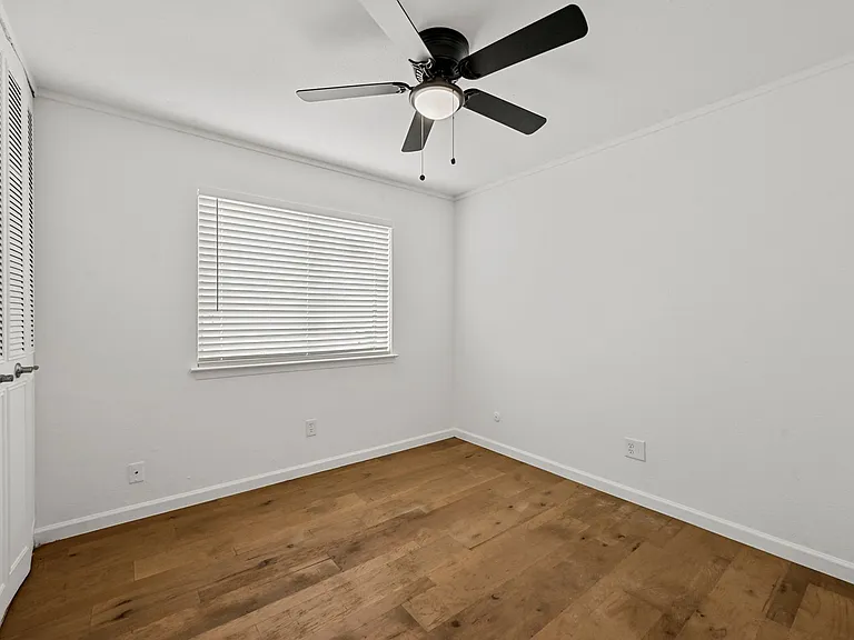 2029 Greenwood Rd — Photo 12