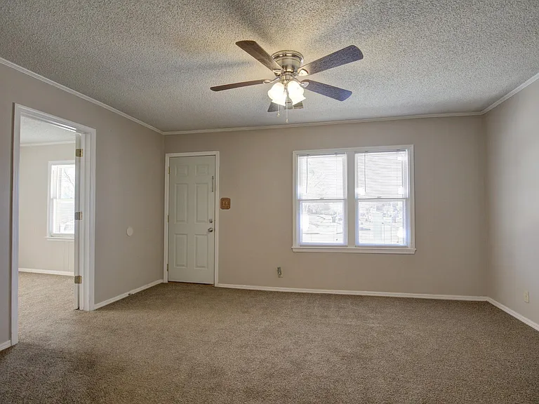 1325 S Delaware Ave — Photo 8