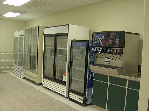 FEEZERS/DRINK DISPENSER