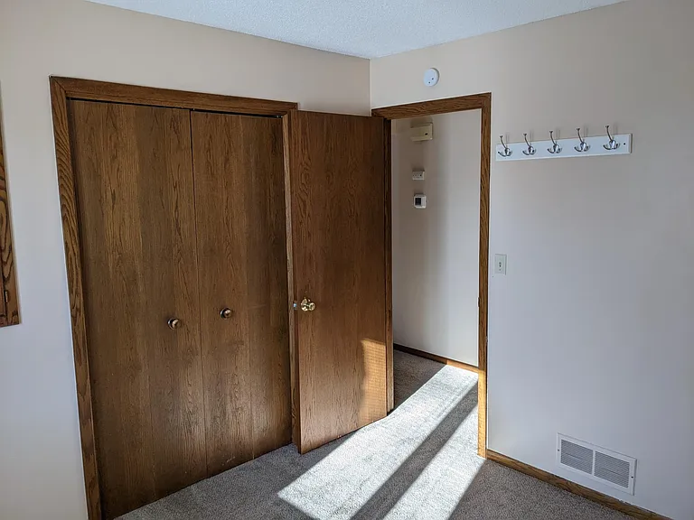 2300 Amberwood Dr — Photo 25