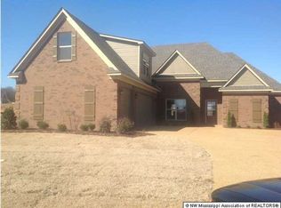 1631 S Robertson Way, Hernando, MS 38632