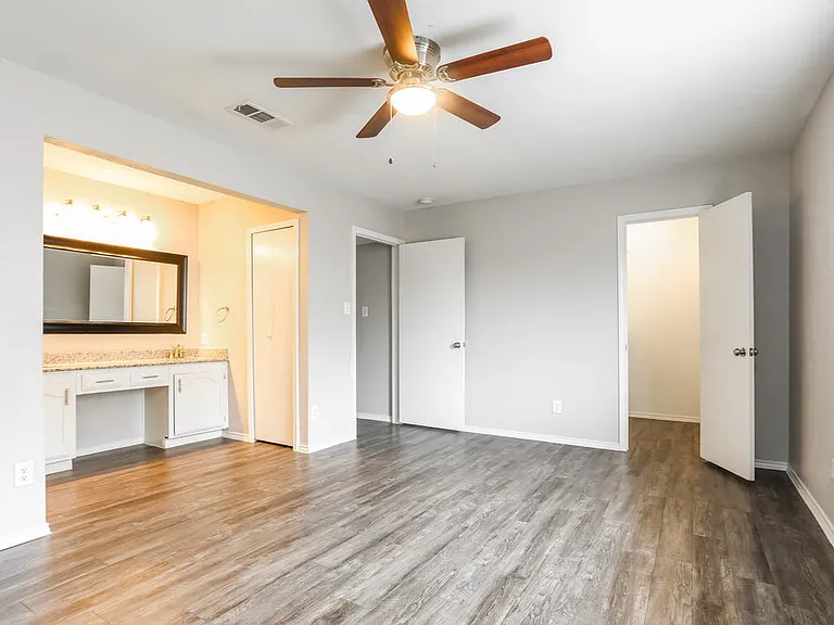490 Rainier St — Photo 9