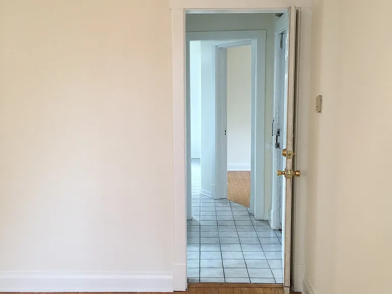 2337 W Dickens Ave #5 — Photo 5