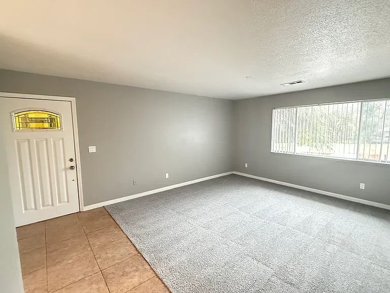 5030 Walnut Ave #6 — Photo 3