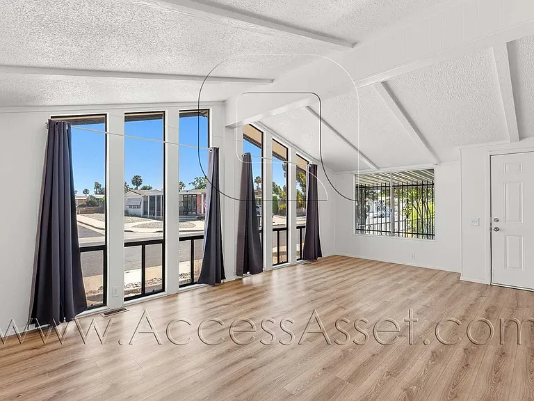1360 Cabrillo Dr — Photo 11