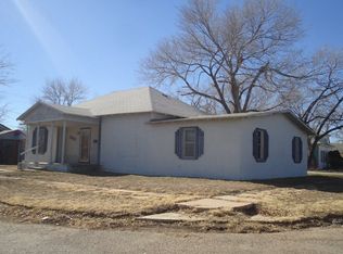302 S 5th St, Floydada, TX 79235