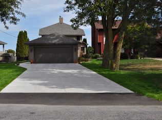 344 Killarney Beach Rd, Bay City, MI 48706