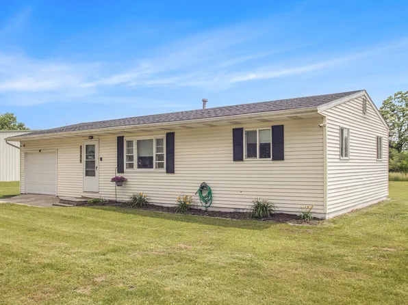 2734 Hawthorne St, Elkhart, IN 46517