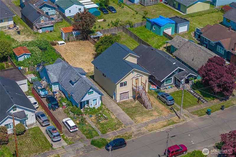 2nd image of 223 Karr Avenue