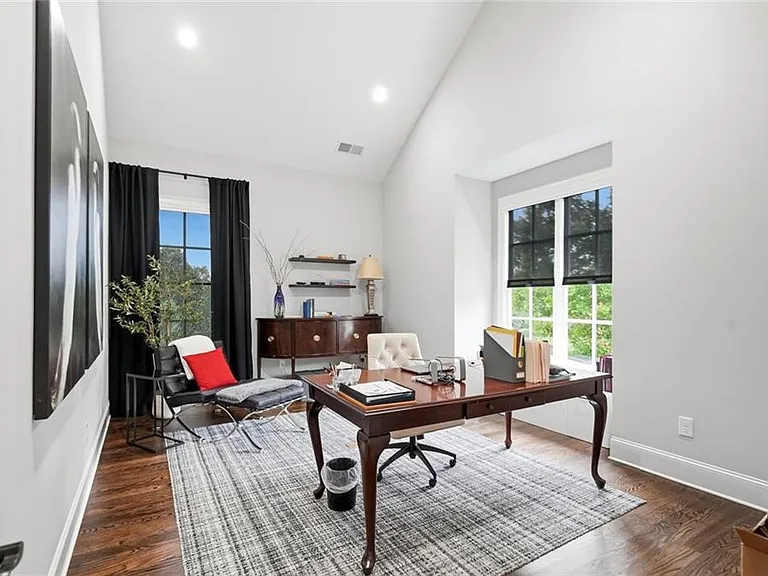 1012 Summit View Ln — Photo 3