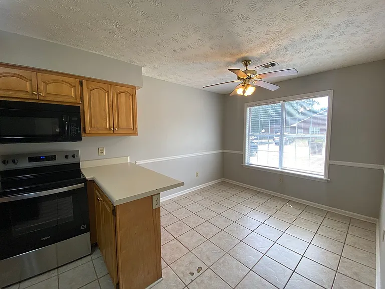 137 Halal Ct — Photo 3