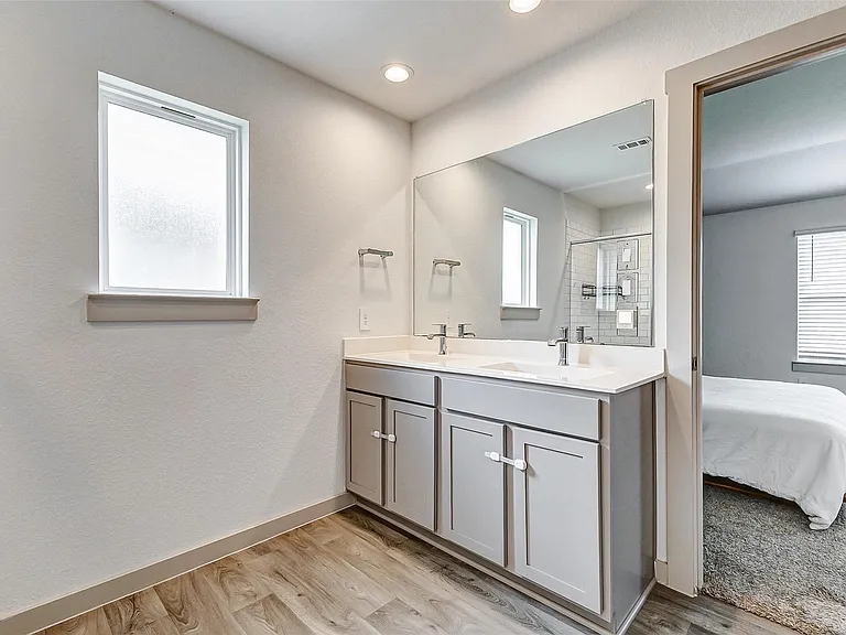 1731 William Scott St — Photo 29